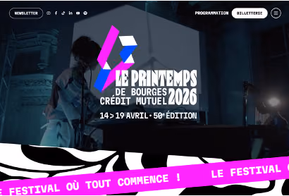 Scène de festival en plein air